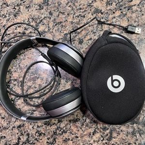 BeatsSolo headphones wireless
